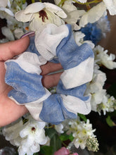 Load image into Gallery viewer, 🤚HAND MADE  SCRUNCHIES