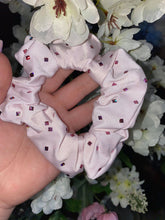 Load image into Gallery viewer, 🤚HAND MADE  SCRUNCHIES