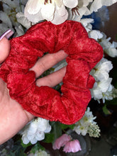 Load image into Gallery viewer, 🤚HAND MADE  SCRUNCHIES