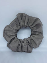 Load image into Gallery viewer, 🤚HAND MADE  SCRUNCHIES
