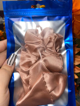 Load image into Gallery viewer, MASK WITH SCRUNCHIES