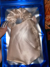 Load image into Gallery viewer, MASK WITH SCRUNCHIES