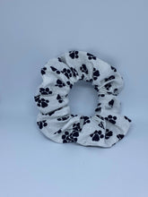 Load image into Gallery viewer, 🤚HAND MADE  SCRUNCHIES