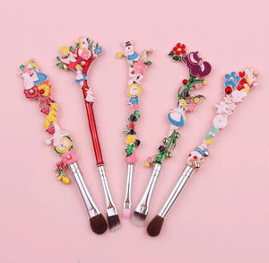 ALICE IN WONDERLAND BRUSH SET